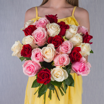 Букет из 25 бело-розовых роз Эквадор 40 см 7310-БРоз Букет из 25 бело-розовых роз Эквадор 40 см 7310-БРоз