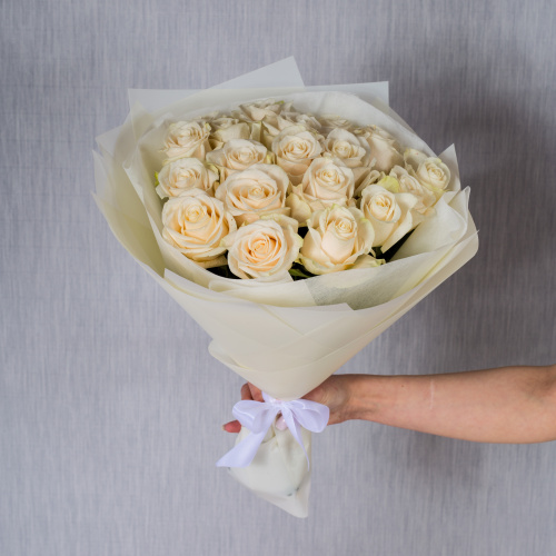 Букет из 19 кремовых роз Эквадор 40 см арт. 36204-Крем